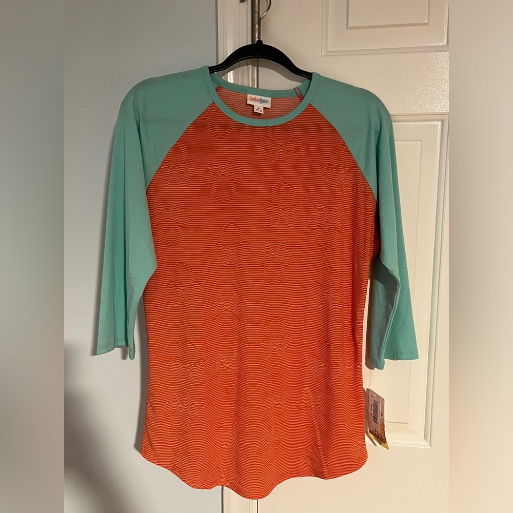 LulaRoe Disney Minnie Randy tshirt size medium